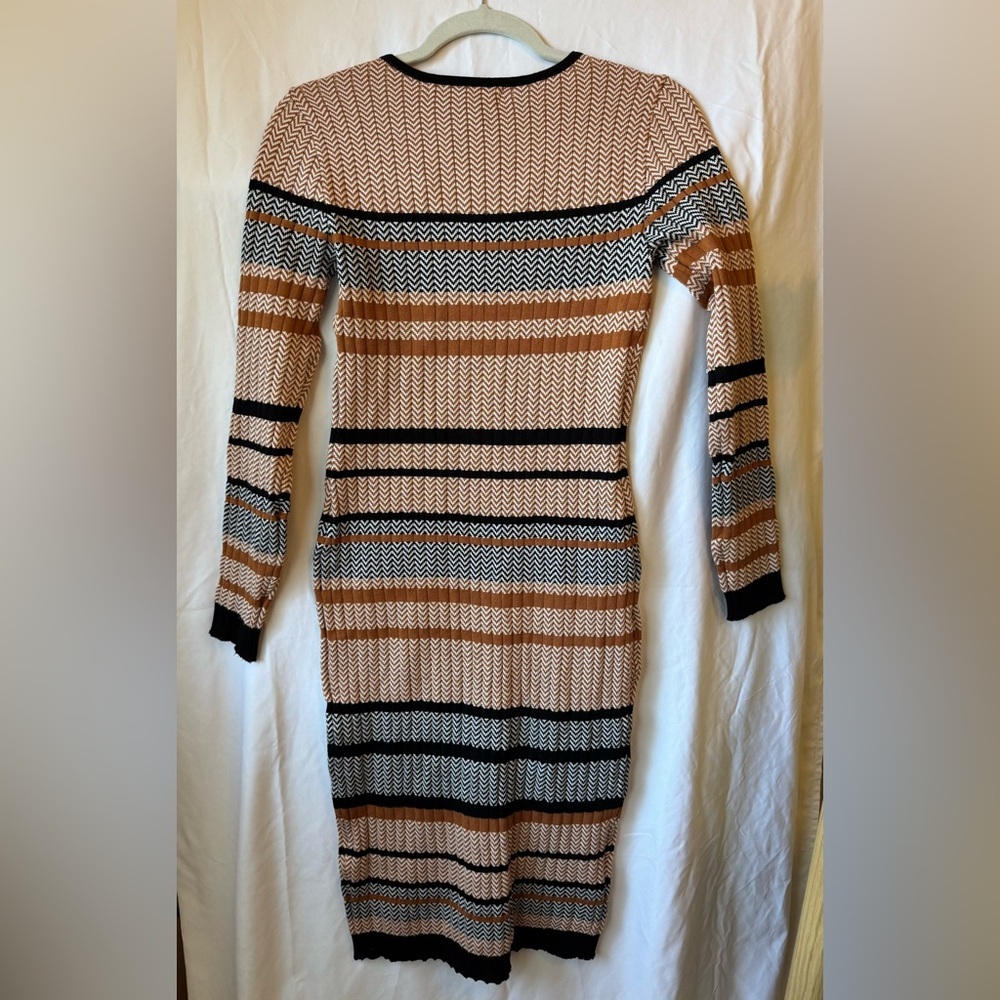 Lark + Grey Knit Bodycon Dress Striped V-Neck Chic Size S - Picture 7 of 7